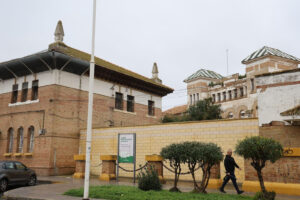 Carcel reformada para el uso en forma de viviendas